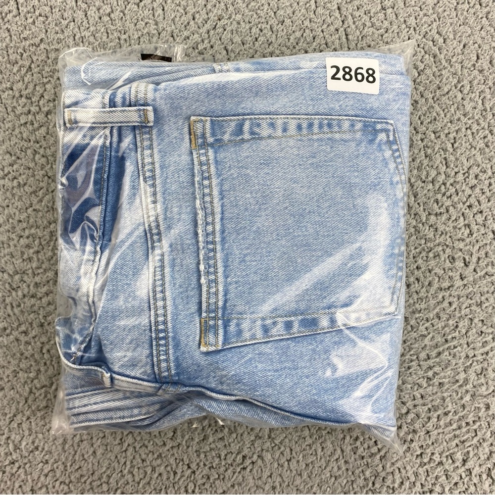 Abercrombie & Fitch The 90's Straight Ultra High Rise Jeans  |   Size:  31/12 XL - Picture 16 of 16